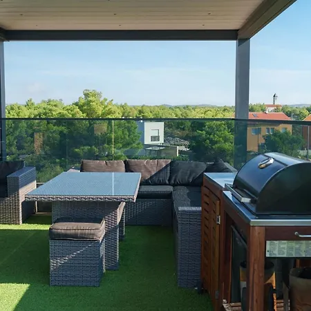 公寓 Olive Balcony Vodice-srima 斯里马