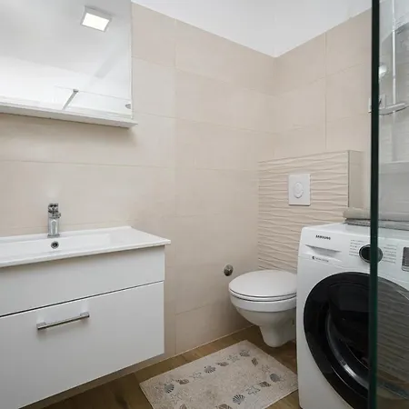 Olive Balcony Vodice-srima Lägenhet