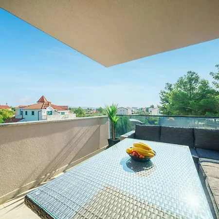 Olive Balcony Vodice-srima Срима