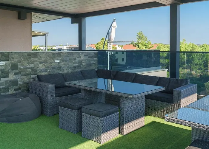 公寓 Olive Balcony Vodice-srima 斯里马